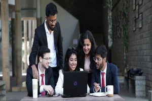EPGP vs MBA: Which Is Better for Experienced Professionals